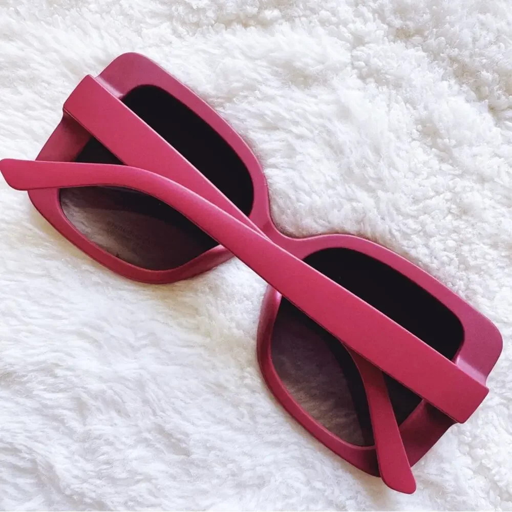 Eva Red Square-Framed Sunglasses